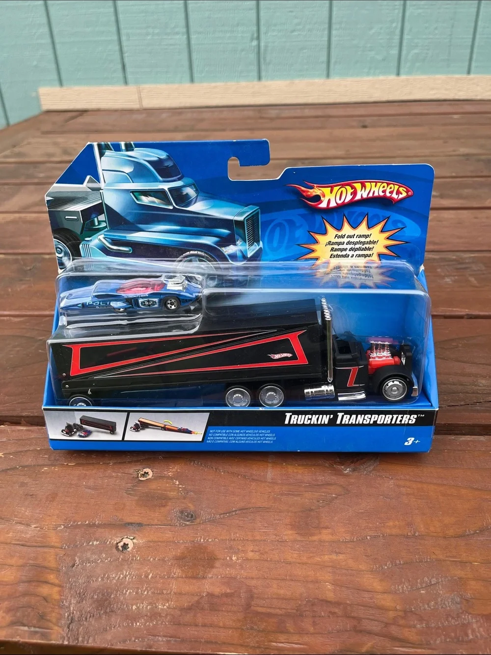 Hot Wheels Truckin' Transporters Semi Truck Playset - Black & Red